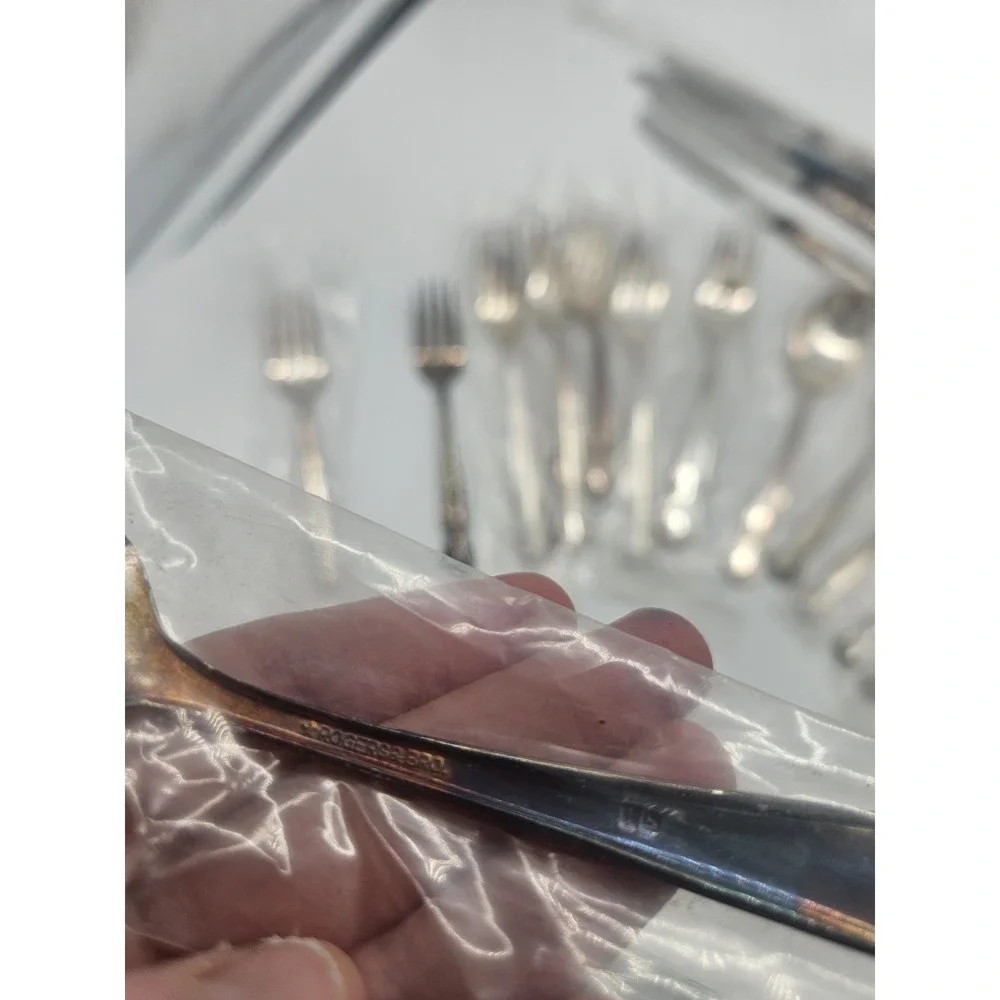 Lot Of 19 Pieces Rogers And Bro Flatware